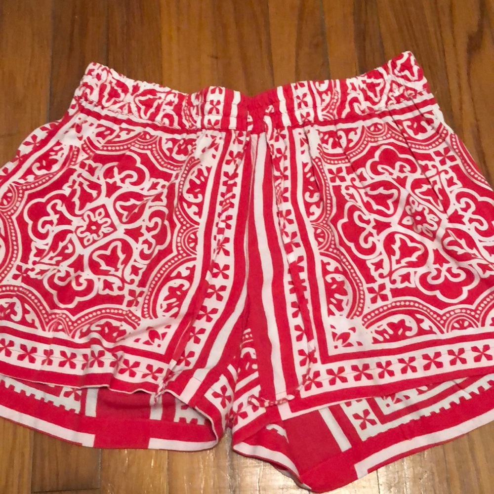 Crown & Ivy pink tie shorts.
